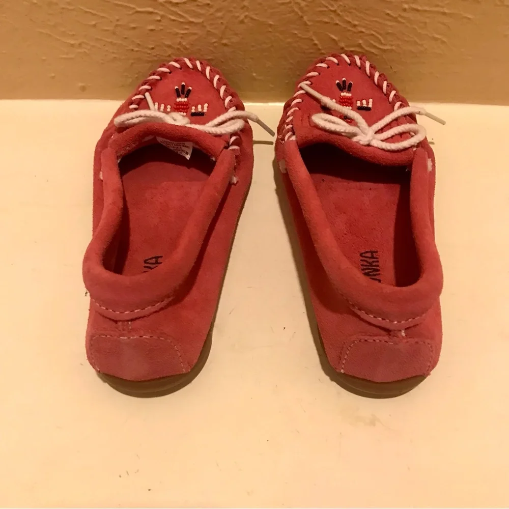 Minnetonka Girls Pink Thunderbird Beaded Moccasin Flats Size 2 Southwestern Boho